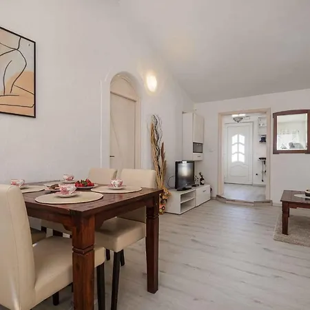 In - Istrien 44226 Porec